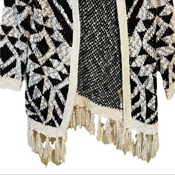Saks Fifth Avenue fringe Boho Aztec, tribal print, open cardigan sweater M/L - Picture 9 of 13